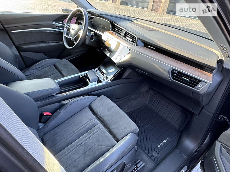 Внедорожник / Кроссовер Audi e-tron 2020 в Черновцах