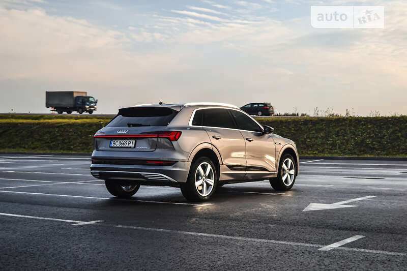 Позашляховик / Кросовер Audi e-tron 2019 в Львові