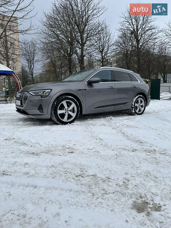 Внедорожник / Кроссовер Audi e-tron 2019 в Ровно