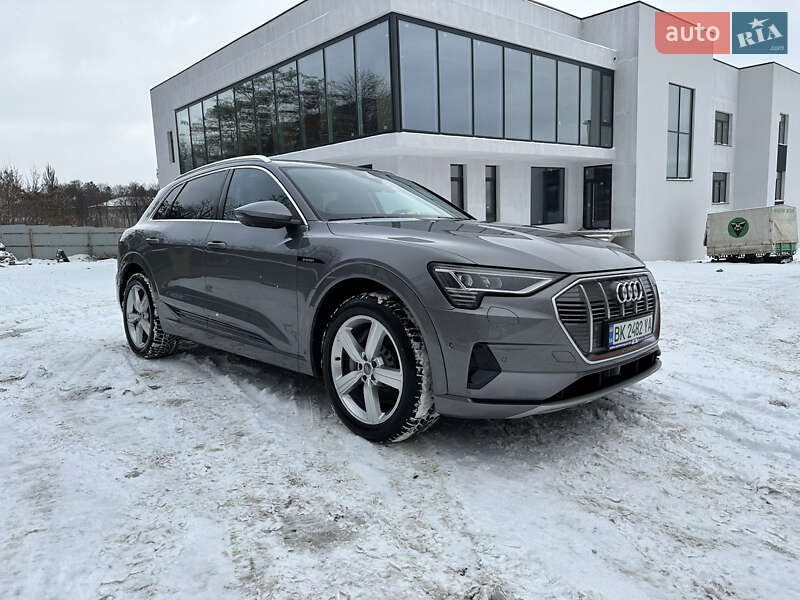 Внедорожник / Кроссовер Audi e-tron 2019 в Ровно