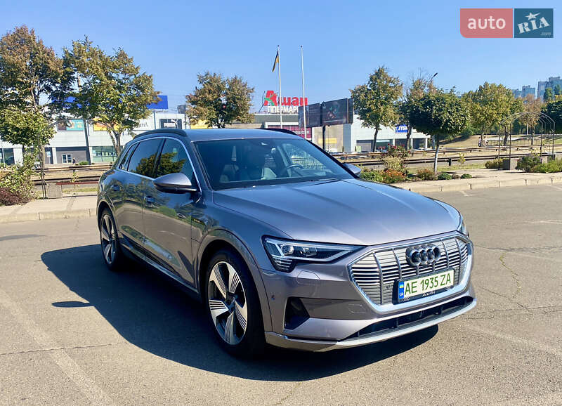 Внедорожник / Кроссовер Audi e-tron 2019 в Кривом Роге фото 5 Внедорожник / Кроссовер Audi e-tron 2019 в Кривом Роге