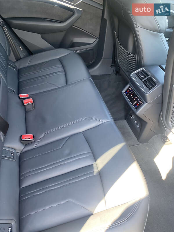 Внедорожник / Кроссовер Audi e-tron 2019 в Кривом Роге фото 10 Внедорожник / Кроссовер Audi e-tron 2019 в Кривом Роге