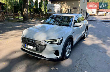 Внедорожник / Кроссовер Audi e-tron 2019 в 
