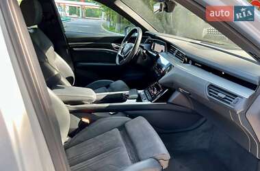 Внедорожник / Кроссовер Audi e-tron 2019 в 