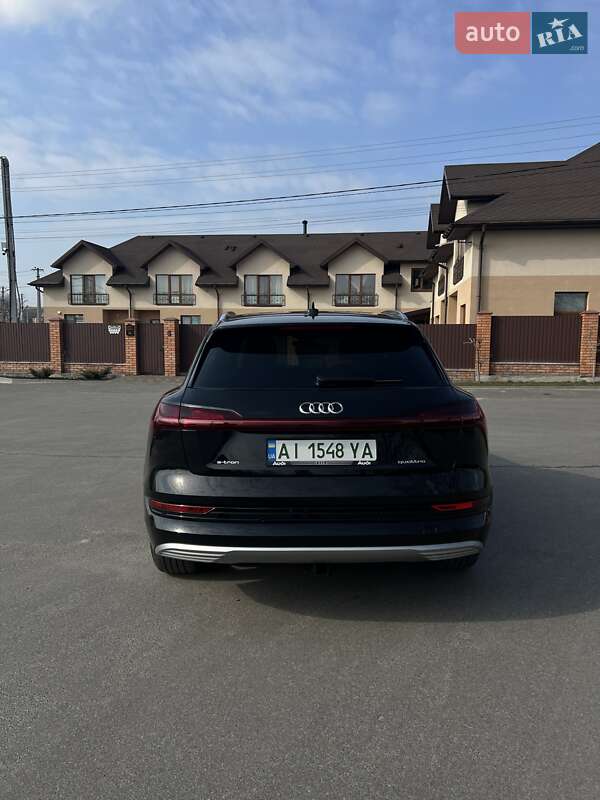 Внедорожник / Кроссовер Audi e-tron 2022 в Киеве