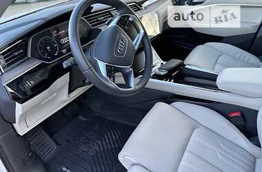 Позашляховик / Кросовер Audi e-tron 2021 в Вінниці