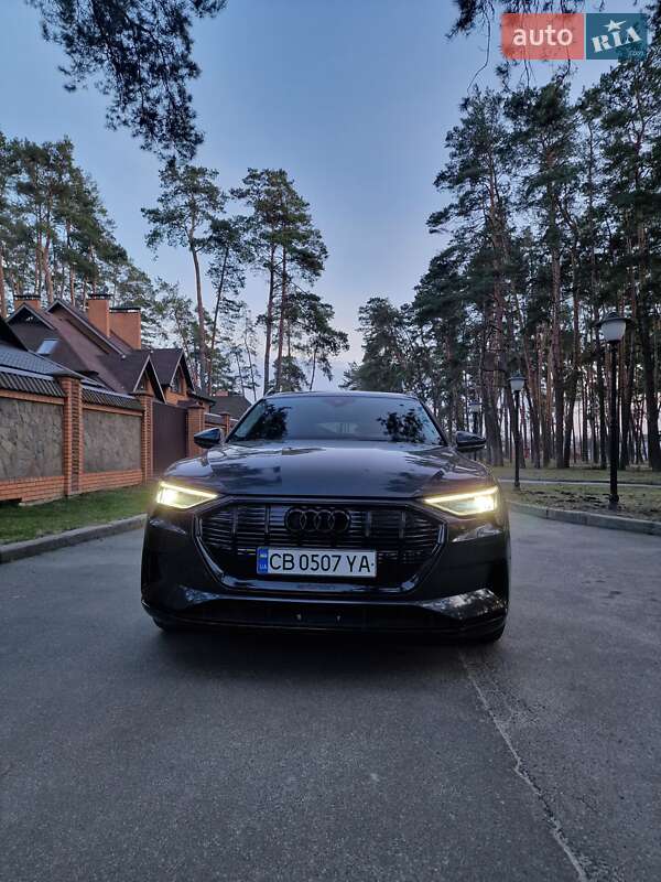 Внедорожник / Кроссовер Audi e-tron 2019 в Чернигове фото 9 Внедорожник / Кроссовер Audi e-tron 2019 в Чернигове