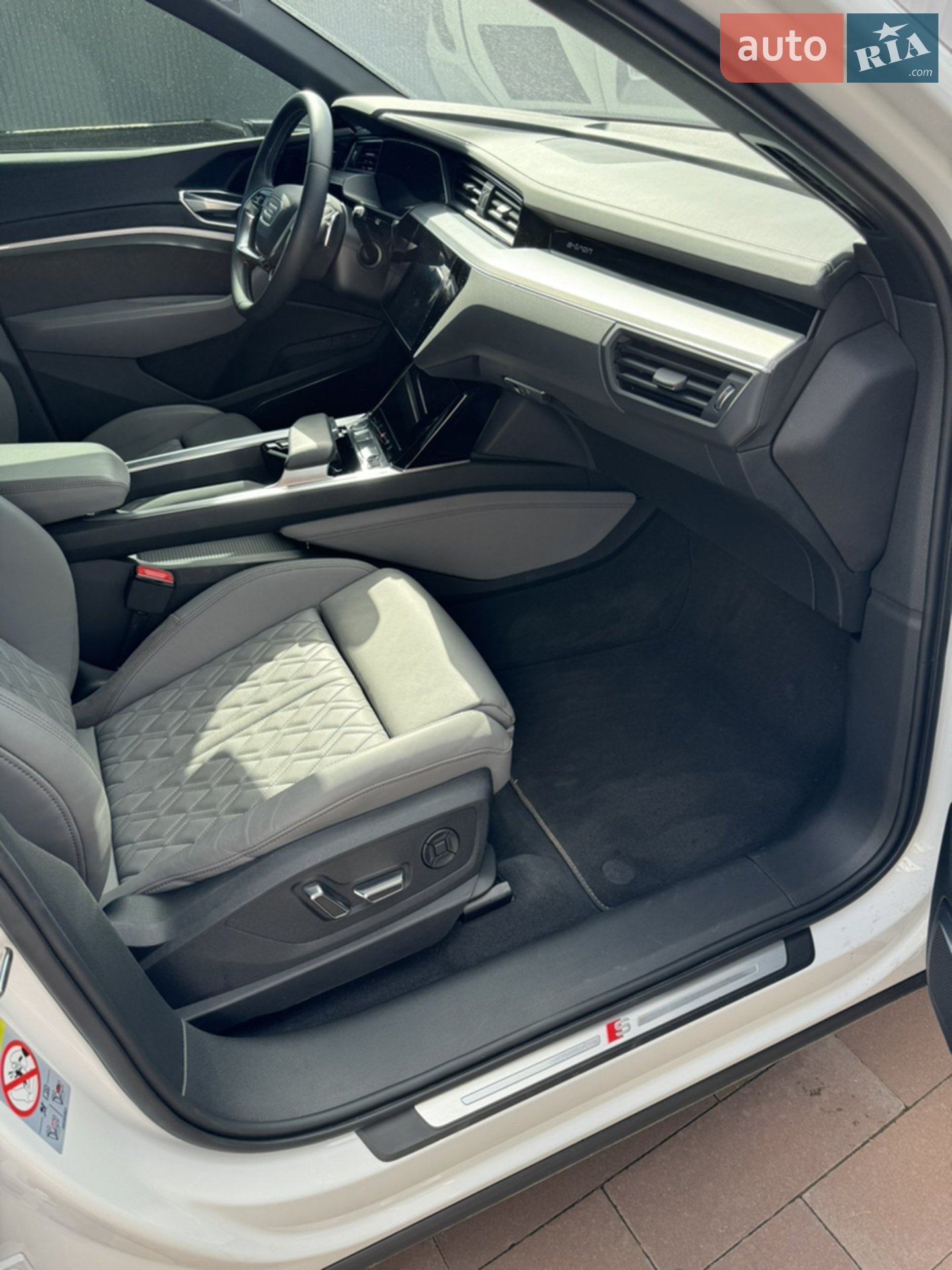 2020 Audi e-tron - мініатюра 41