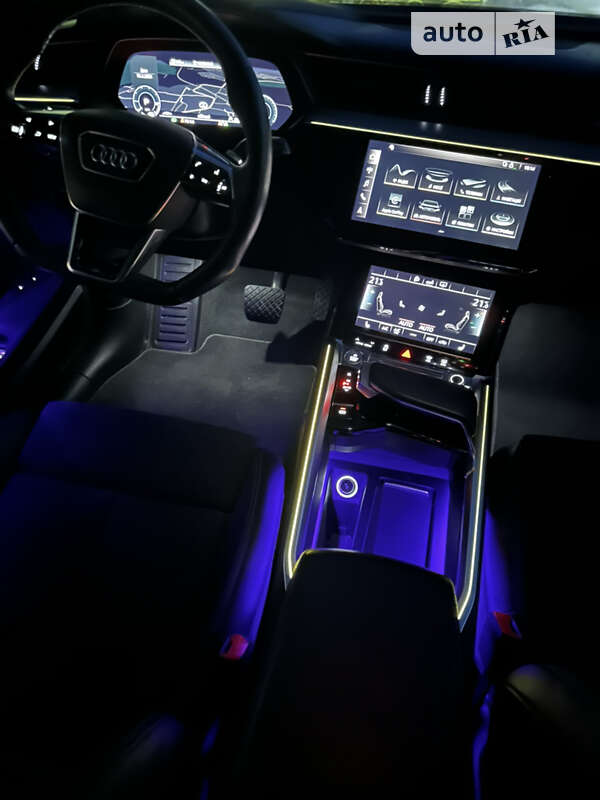Внедорожник / Кроссовер Audi e-tron 2019 в Львове