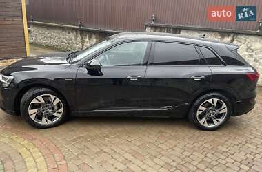 Позашляховик / Кросовер Audi e-tron 2019 в Косові