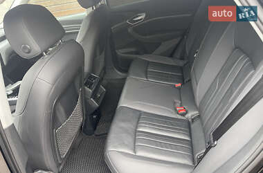 Позашляховик / Кросовер Audi e-tron 2019 в Косові