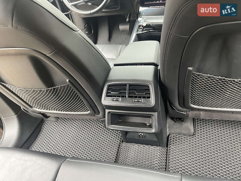 Позашляховик / Кросовер Audi e-tron 2019 в Косові