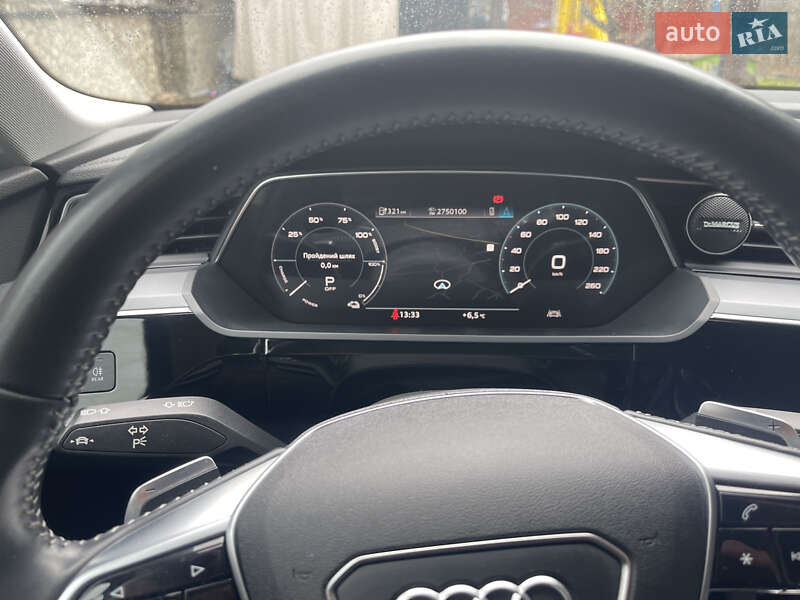 Позашляховик / Кросовер Audi e-tron 2019 в Косові