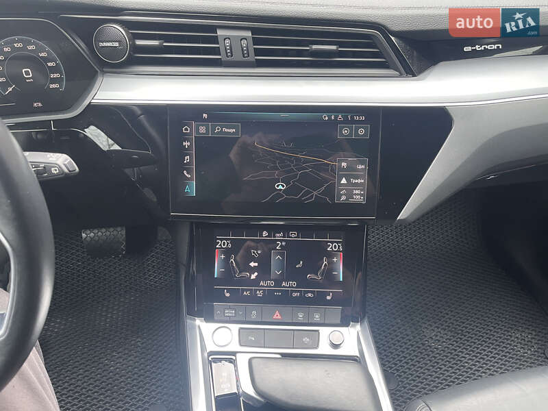 Позашляховик / Кросовер Audi e-tron 2019 в Косові
