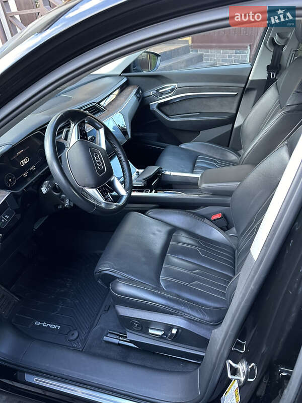 Внедорожник / Кроссовер Audi e-tron 2019 в Львове
