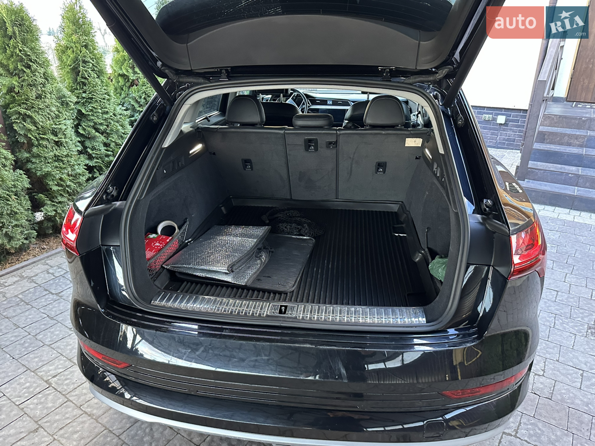 2019 Audi e-tron - мініатюра 23