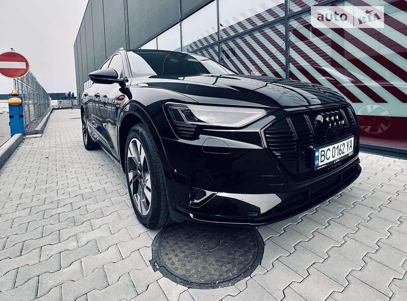 Позашляховик / Кросовер Audi e-tron 2021 в Львові