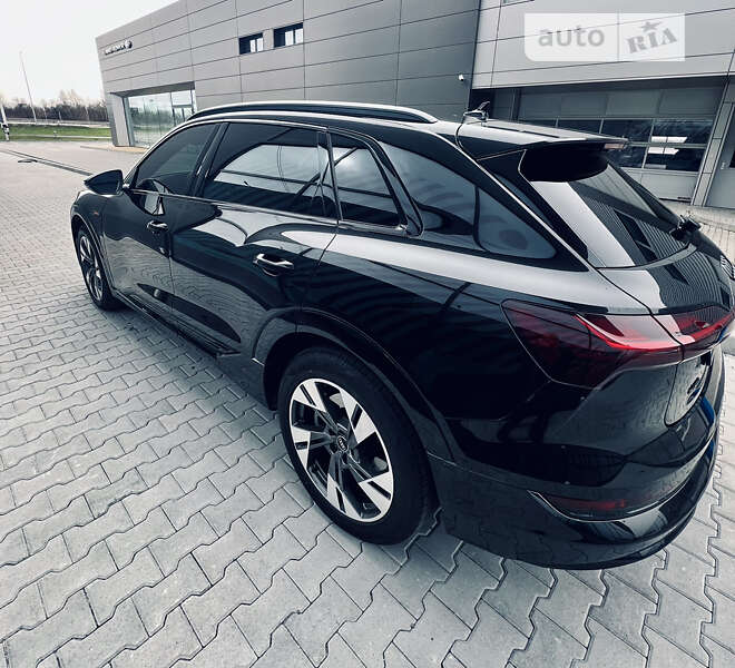 Позашляховик / Кросовер Audi e-tron 2021 в Львові