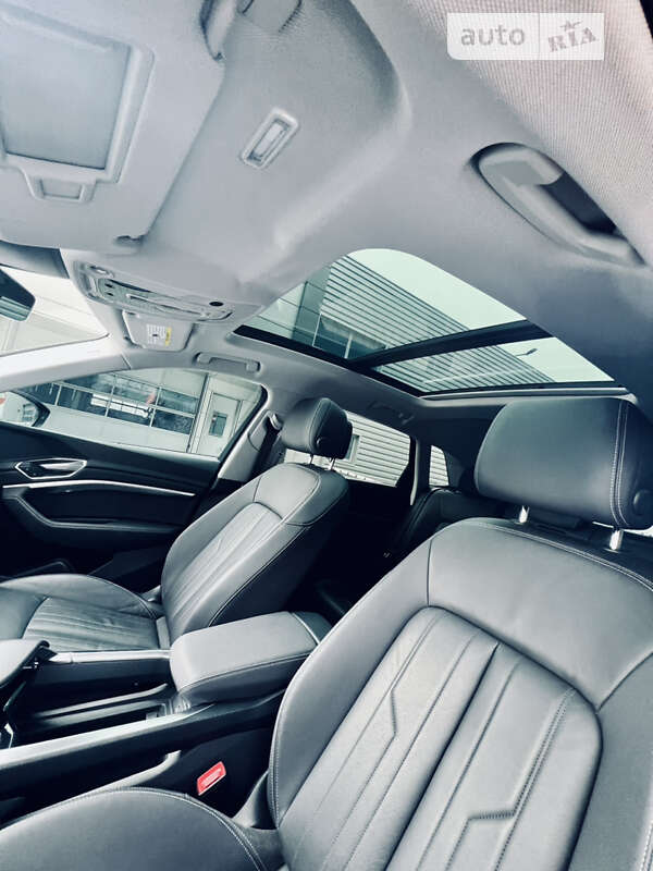 Позашляховик / Кросовер Audi e-tron 2021 в Львові