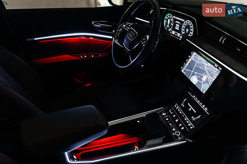 Внедорожник / Кроссовер Audi e-tron 2019 в Киеве фото 16 Внедорожник / Кроссовер Audi e-tron 2019 в Киеве