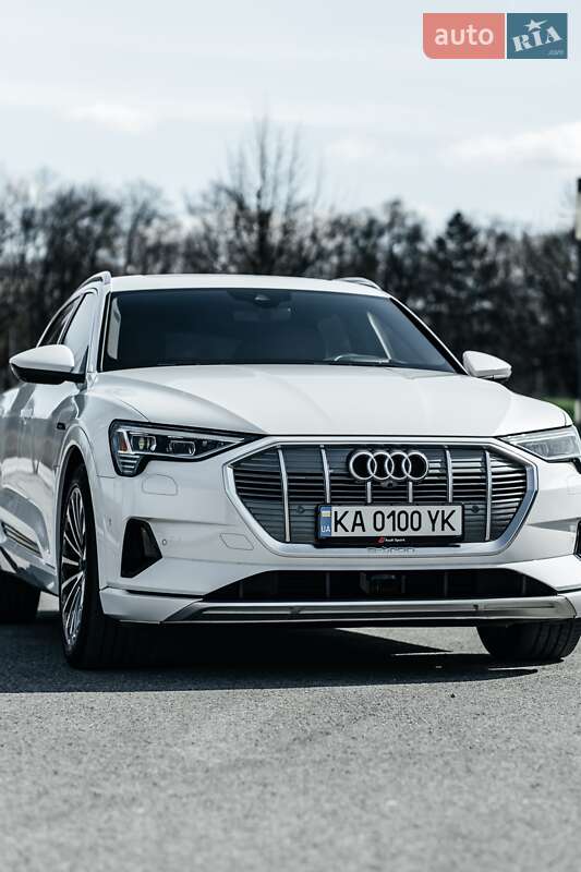 Внедорожник / Кроссовер Audi e-tron 2019 в Киеве