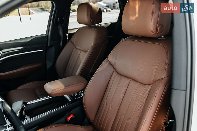 Внедорожник / Кроссовер Audi e-tron 2019 в Киеве фото 76 Внедорожник / Кроссовер Audi e-tron 2019 в Киеве