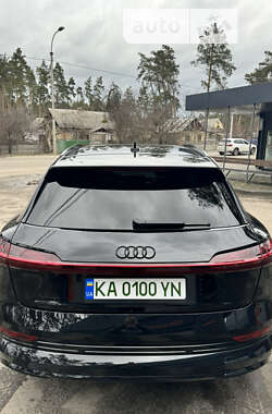 Внедорожник / Кроссовер Audi e-tron 2019 в 