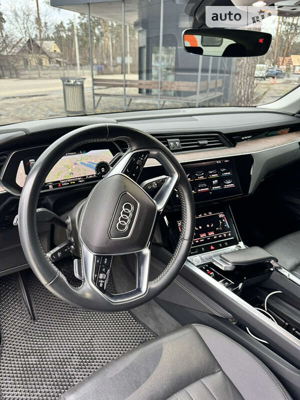 Внедорожник / Кроссовер Audi e-tron 2019 в Киеве