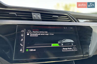 Внедорожник / Кроссовер Audi e-tron 2022 в 