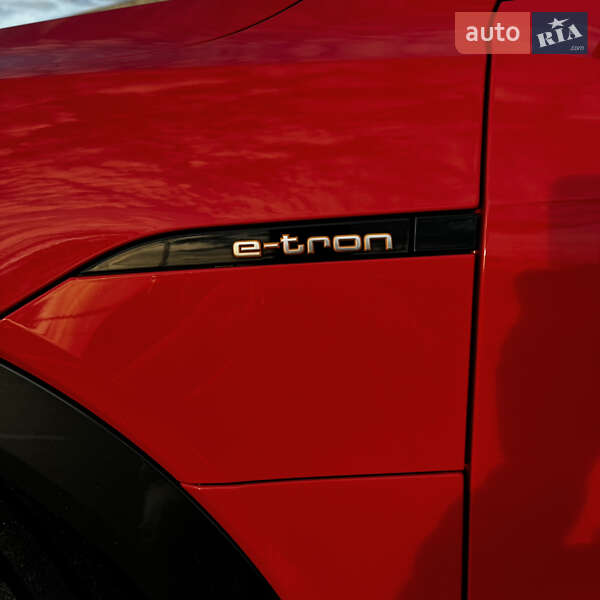 Позашляховик / Кросовер Audi e-tron 2019 в Львові