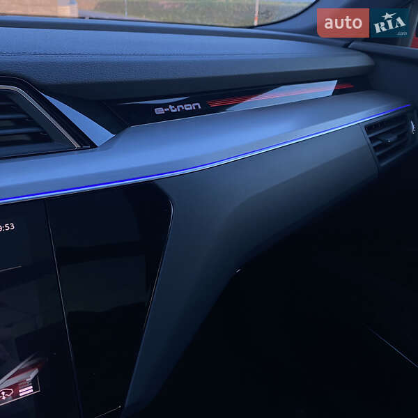 Позашляховик / Кросовер Audi e-tron 2019 в Львові