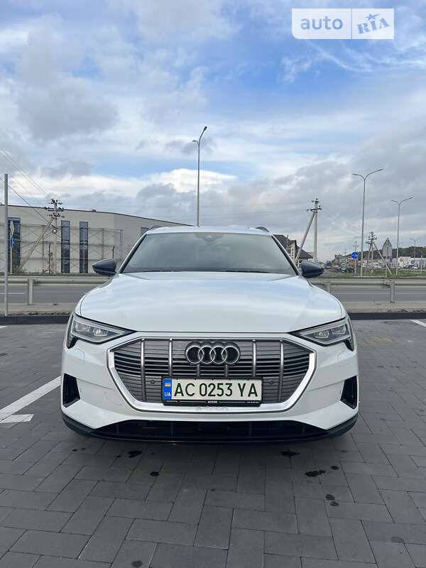 Audi e-tron 2019