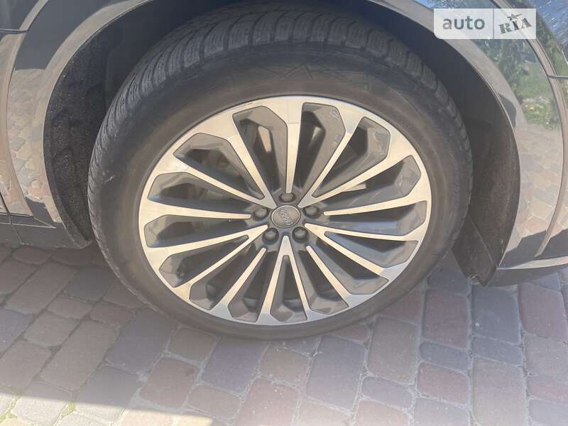 Позашляховик / Кросовер Audi e-tron 2019 в Житомирі