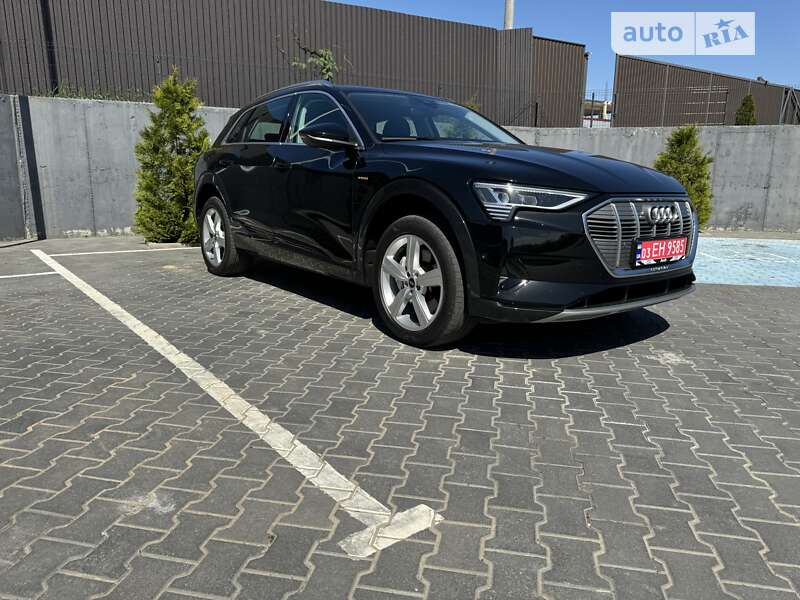 Позашляховик / Кросовер Audi e-tron 2020 в Чернівцях