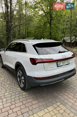 Внедорожник / Кроссовер Audi e-tron 2019 в 
