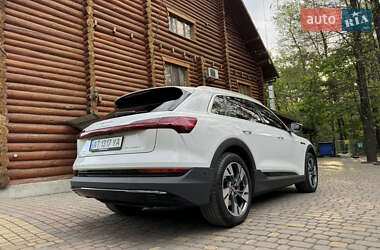 Внедорожник / Кроссовер Audi e-tron 2019 в 