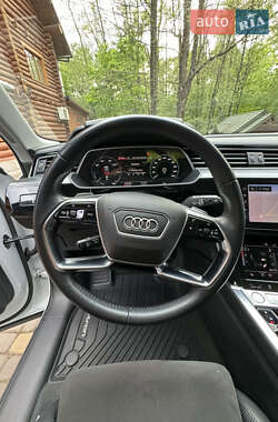 Внедорожник / Кроссовер Audi e-tron 2019 в 