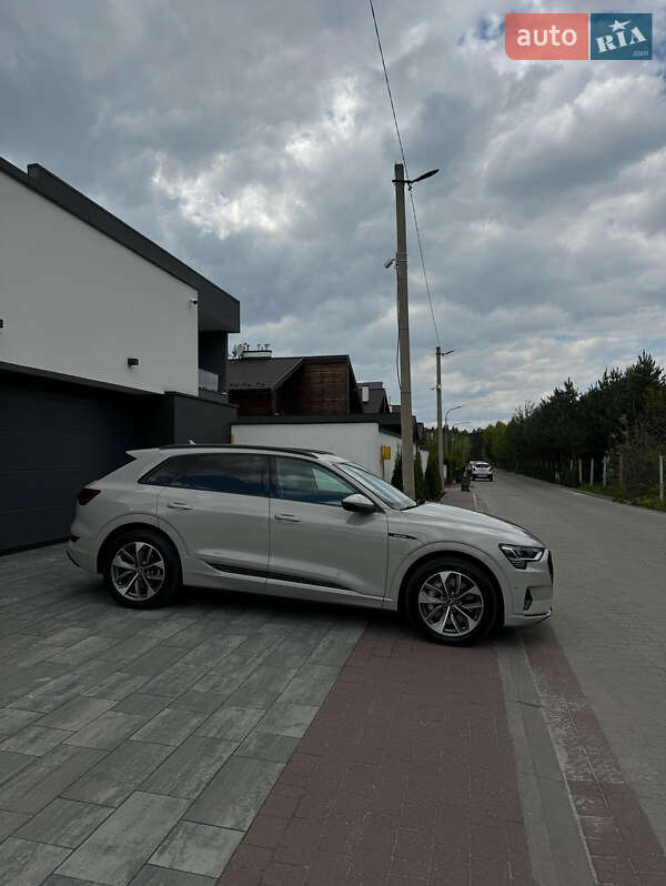 Внедорожник / Кроссовер Audi e-tron 2020 в Львове
