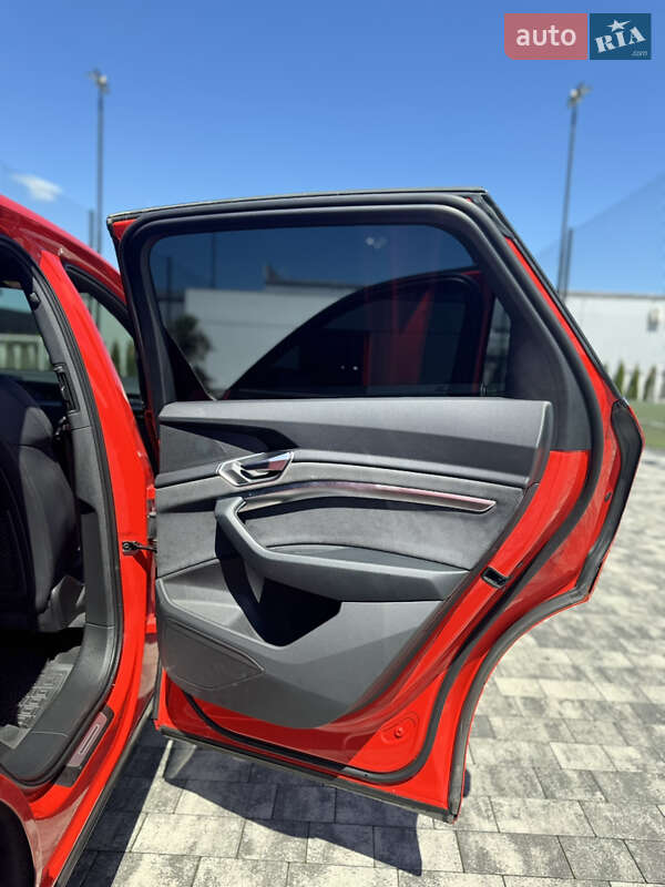 Внедорожник / Кроссовер Audi e-tron 2022 в Мукачево