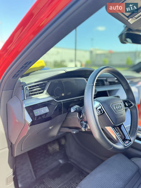 Внедорожник / Кроссовер Audi e-tron 2022 в Мукачево