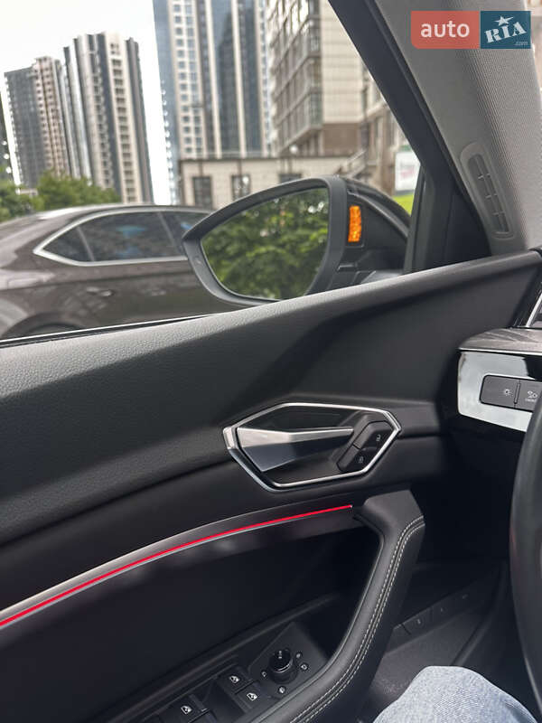 Внедорожник / Кроссовер Audi e-tron 2022 в Киеве
