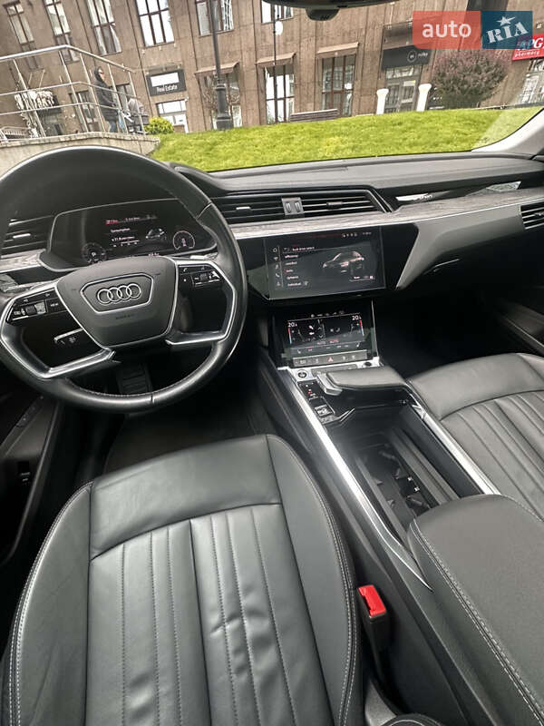 Внедорожник / Кроссовер Audi e-tron 2022 в Киеве