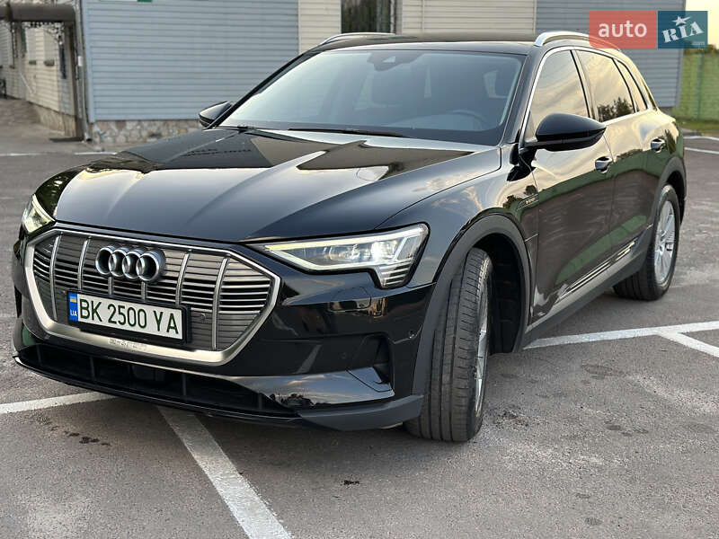 Audi e-tron 2019