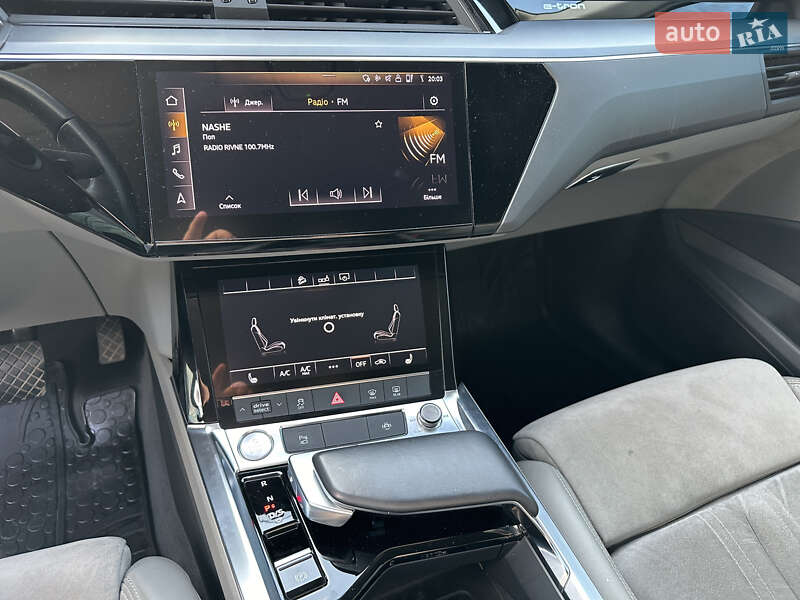 Позашляховик / Кросовер Audi e-tron 2019 в Дубні