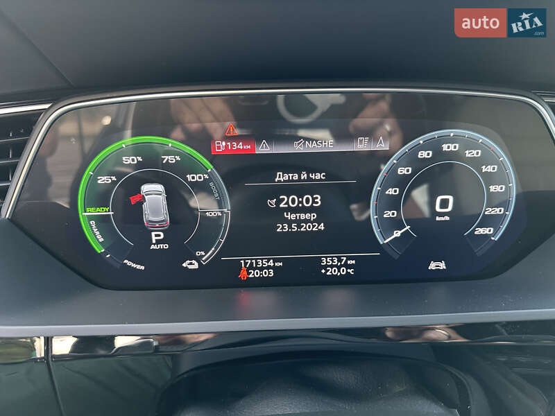 Позашляховик / Кросовер Audi e-tron 2019 в Дубні