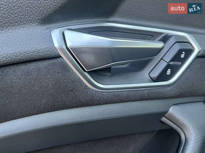 Позашляховик / Кросовер Audi e-tron 2019 в Самборі фото 30 Позашляховик / Кросовер Audi e-tron 2019 в Самборі