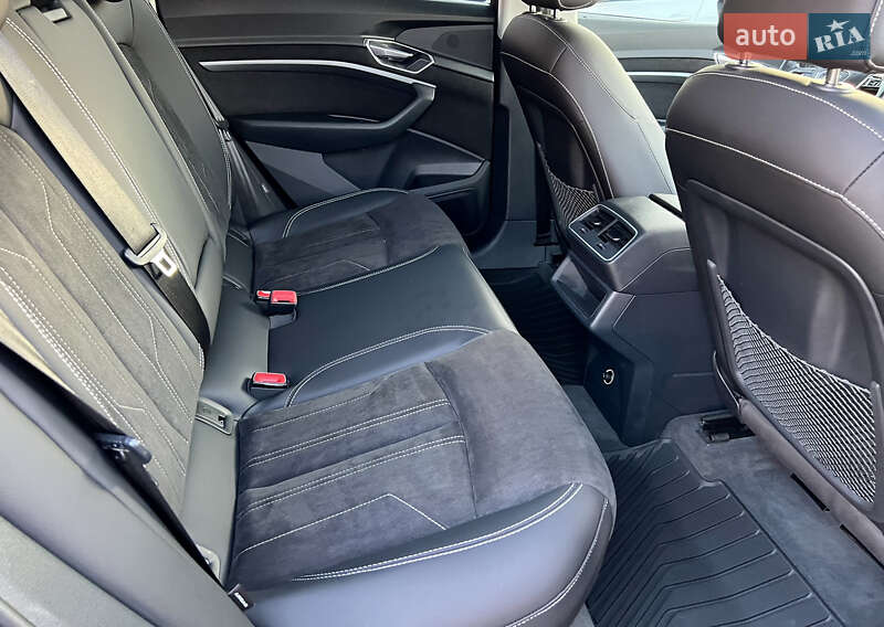Позашляховик / Кросовер Audi e-tron 2019 в Самборі фото 103 Позашляховик / Кросовер Audi e-tron 2019 в Самборі