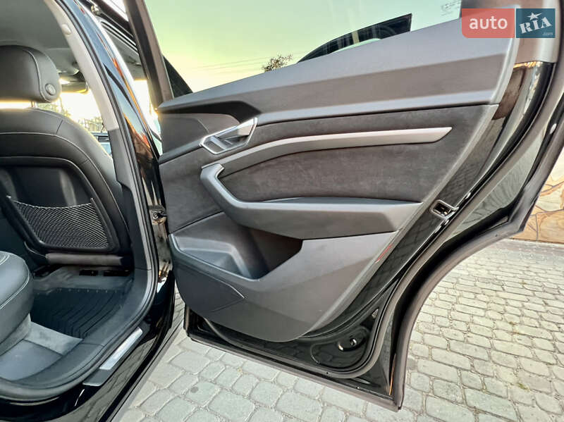 Позашляховик / Кросовер Audi e-tron 2019 в Самборі фото 107 Позашляховик / Кросовер Audi e-tron 2019 в Самборі