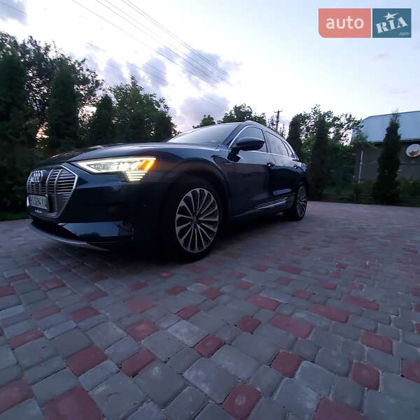 Внедорожник / Кроссовер Audi e-tron 2019 в Тернополе