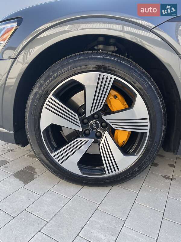 Внедорожник / Кроссовер Audi e-tron 2019 в Ивано-Франковске